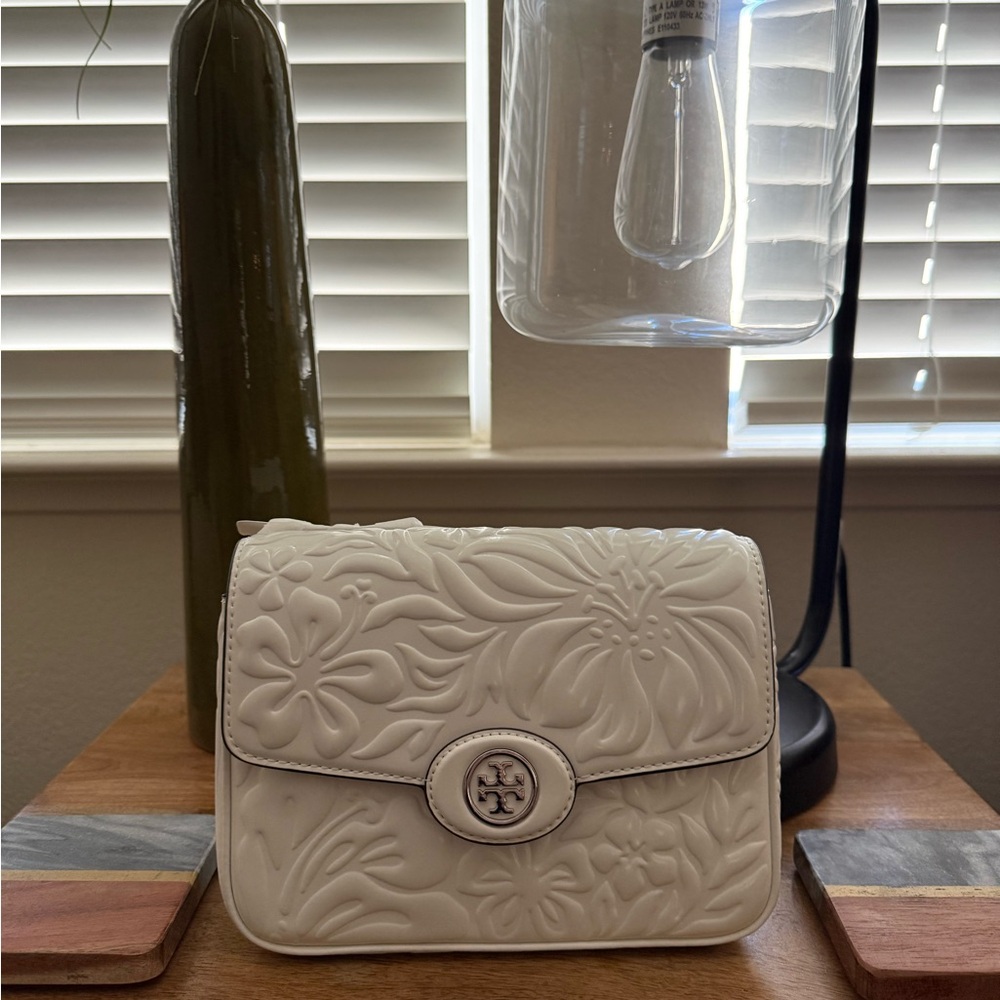 Tory Burch Robinson Embossed Flap Wallet and Bag - Picture 4 of 6